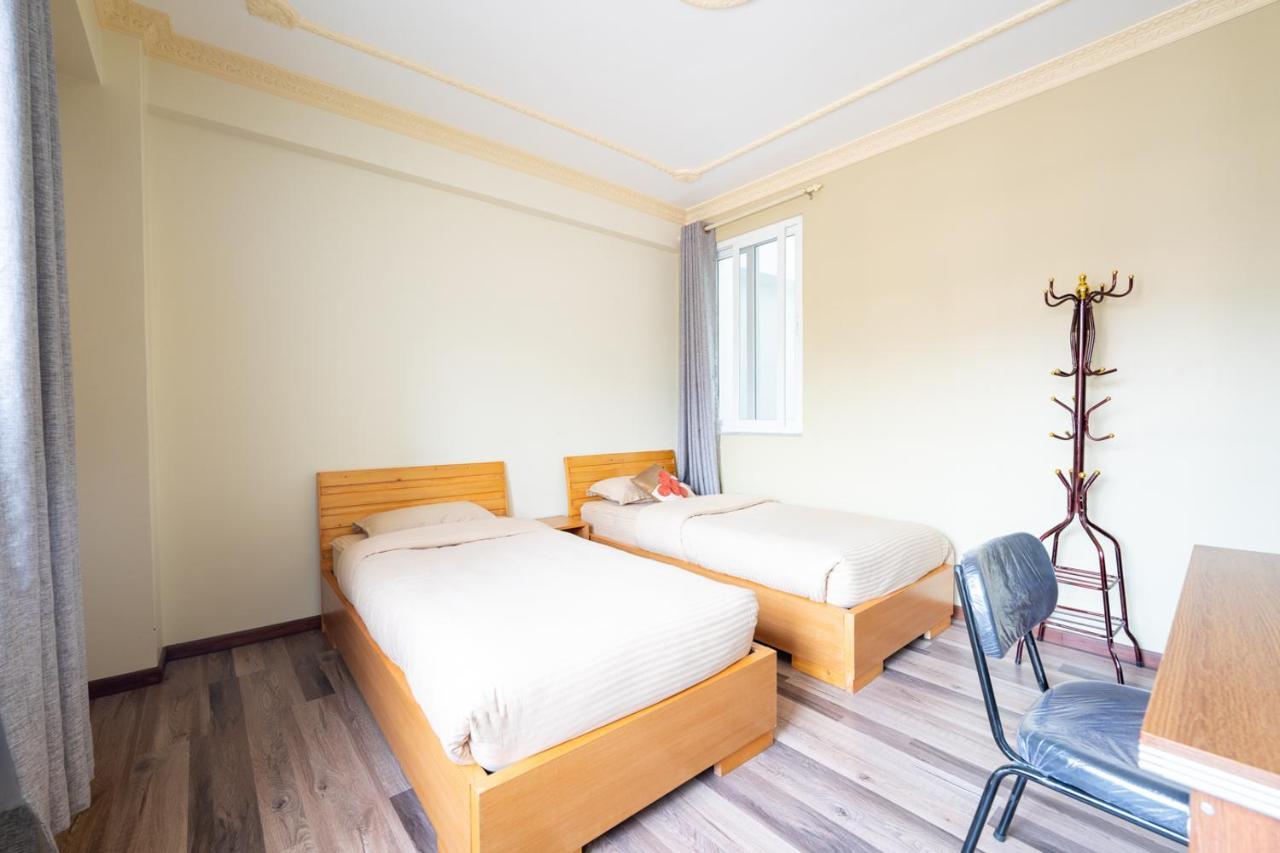 Shine Homestay Famille Francophone - Shine Home And Apartment Katmandú Exterior foto