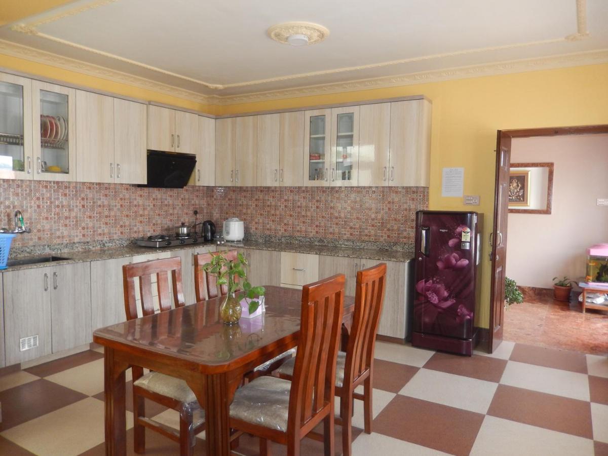 Shine Homestay Famille Francophone - Shine Home And Apartment Katmandú Exterior foto