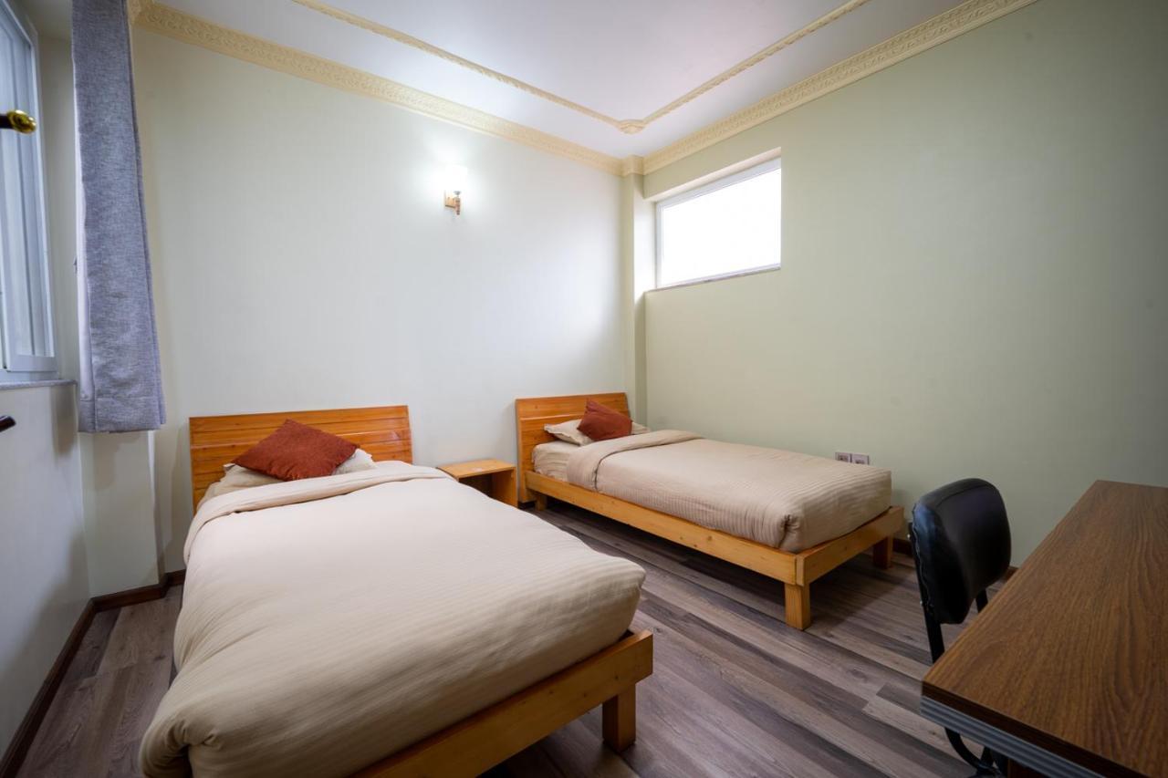 Shine Homestay Famille Francophone - Shine Home And Apartment Katmandú Exterior foto