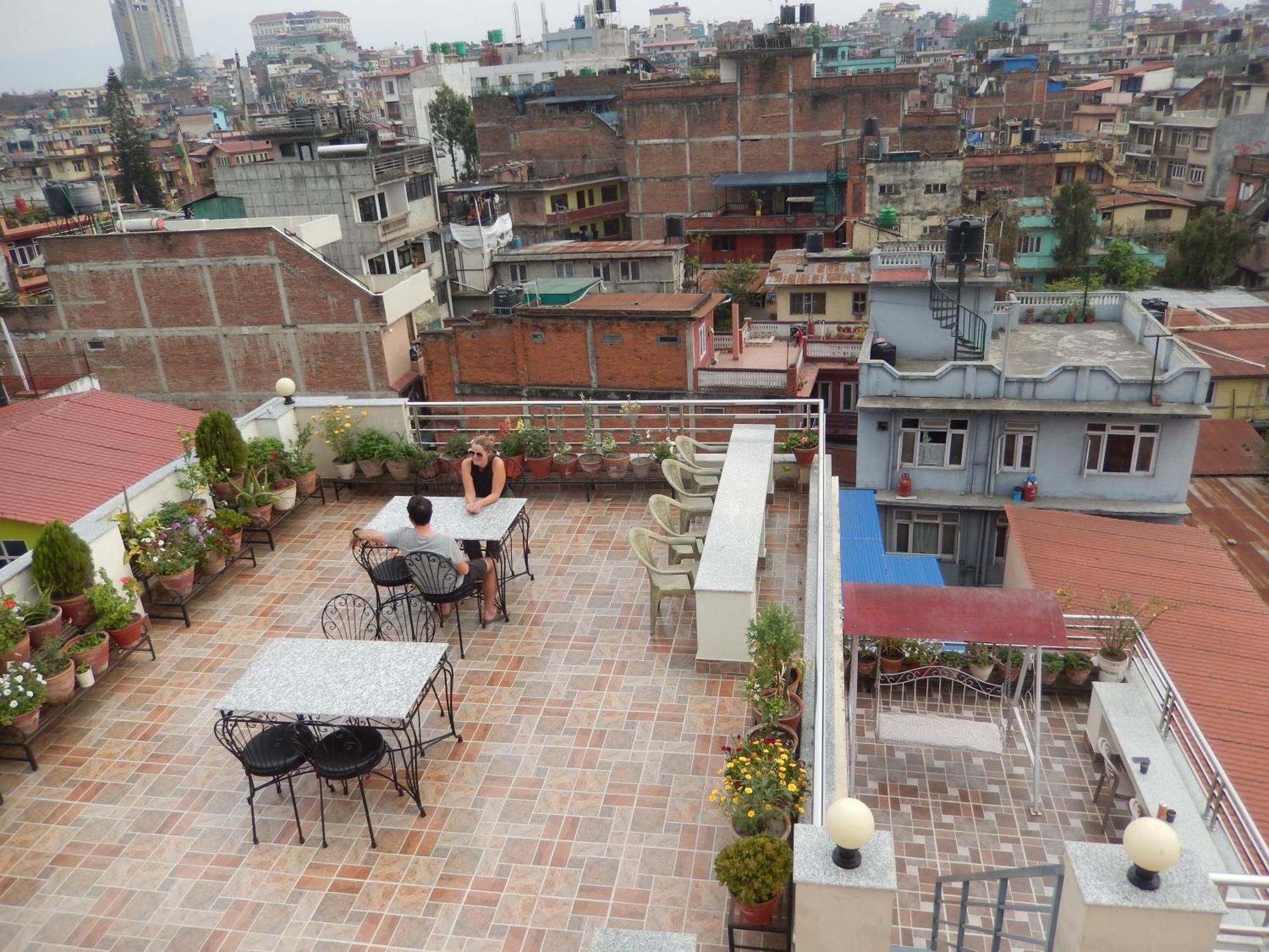 Shine Homestay Famille Francophone - Shine Home And Apartment Katmandú Exterior foto