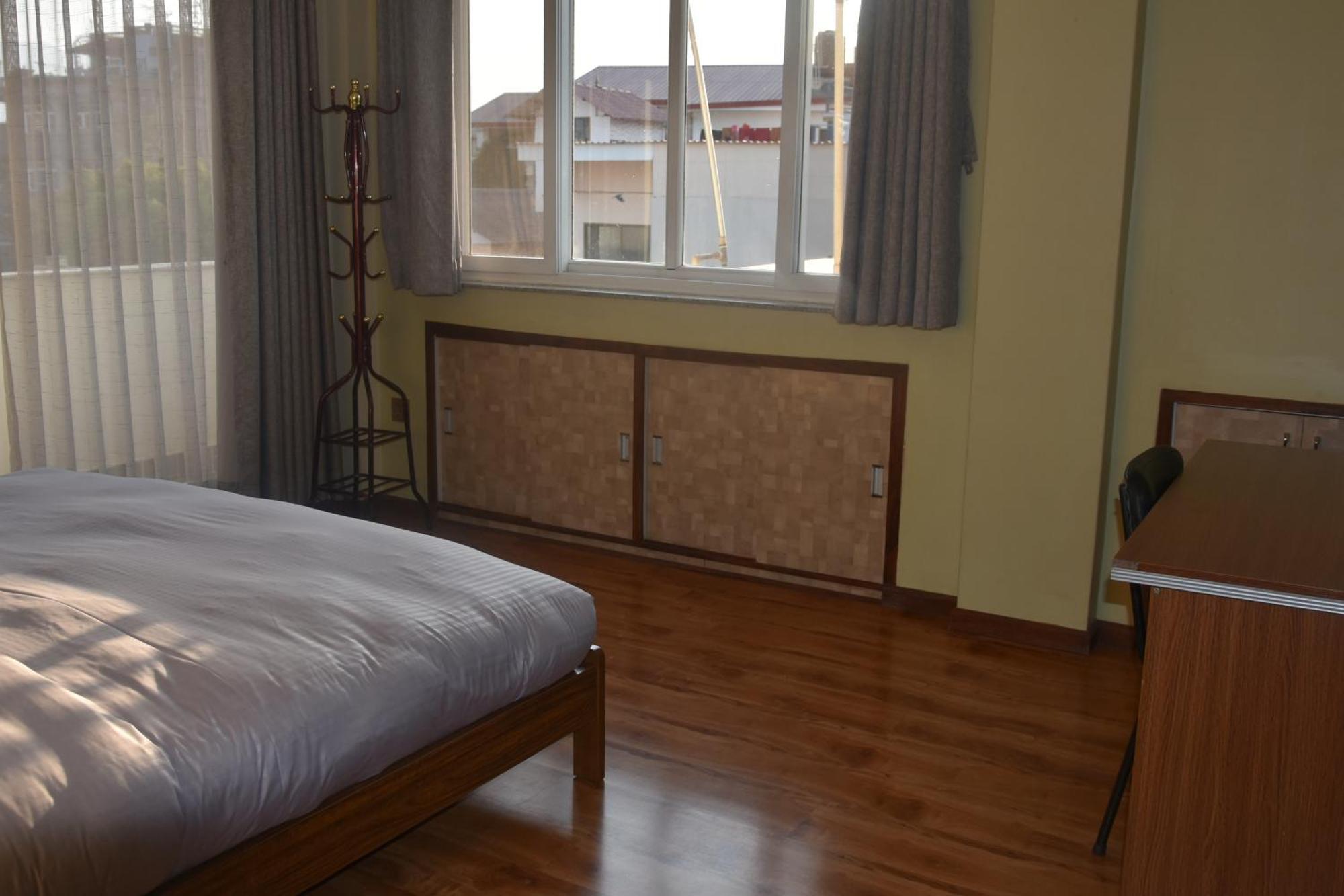 Shine Homestay Famille Francophone - Shine Home And Apartment Katmandú Exterior foto