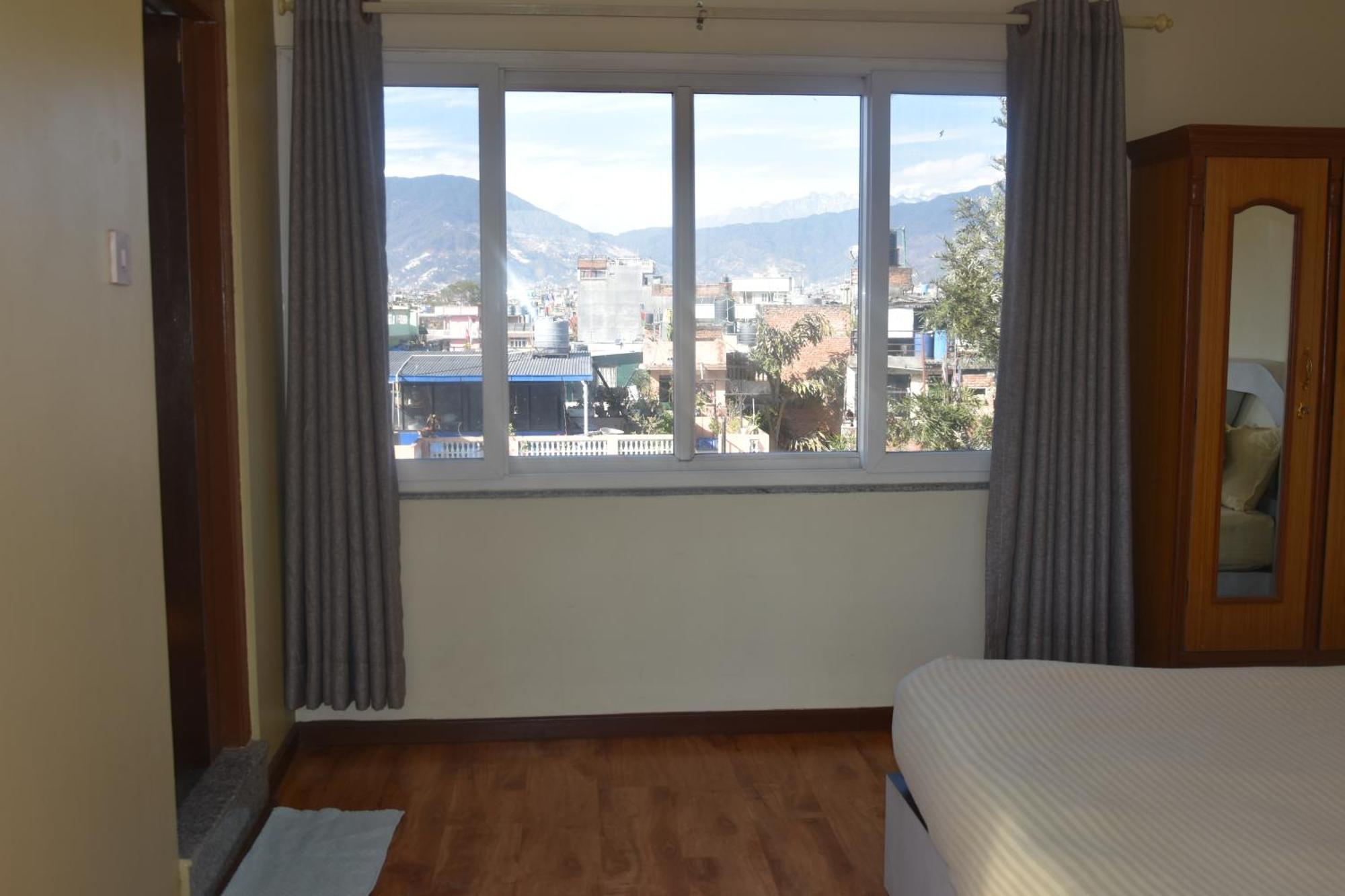 Shine Homestay Famille Francophone - Shine Home And Apartment Katmandú Exterior foto